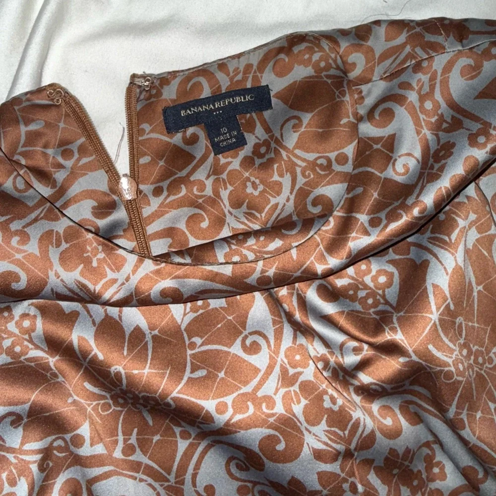 BANANA REPUBLIC BLUE & BROWN PAISLEY FLORAL PRINT SLEEVELESS DRESS SIZE: 10 - Picture 3 of 6
